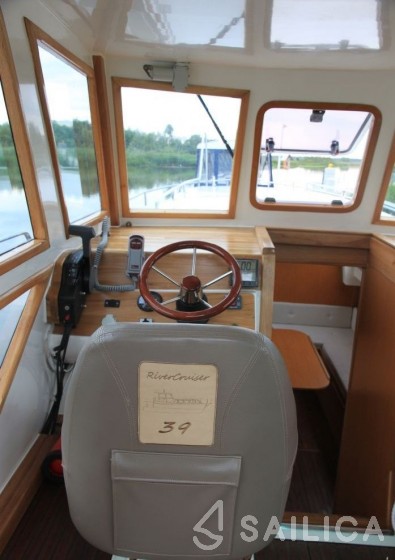 River Cruiser 39 - Yacht Charter Sailica