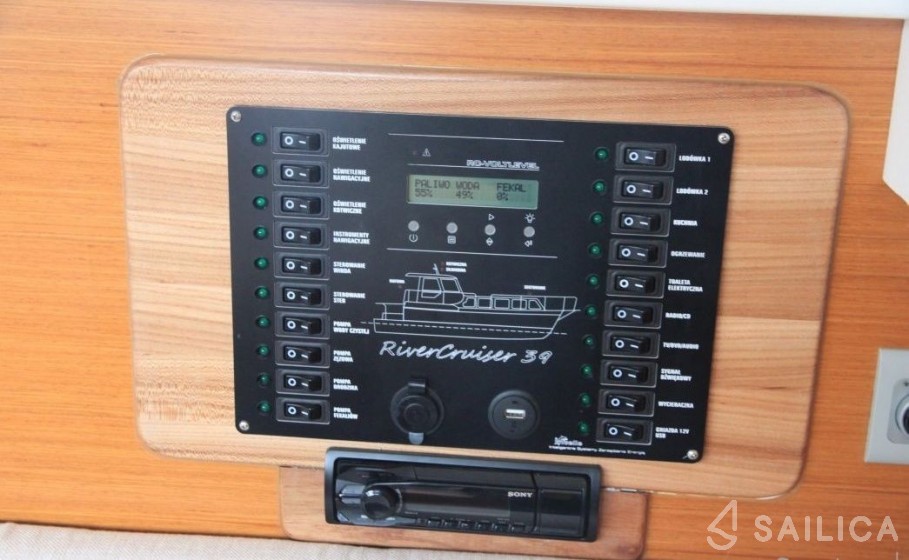 River Cruiser 39 - Yacht Charter Sailica