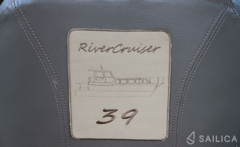 River Cruiser 39 - Yacht Charter Sailica