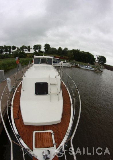 River Cruiser 39 - Yacht Charter Sailica