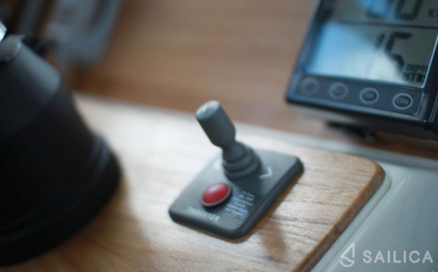 River Cruiser 39 - Yacht Charter Sailica