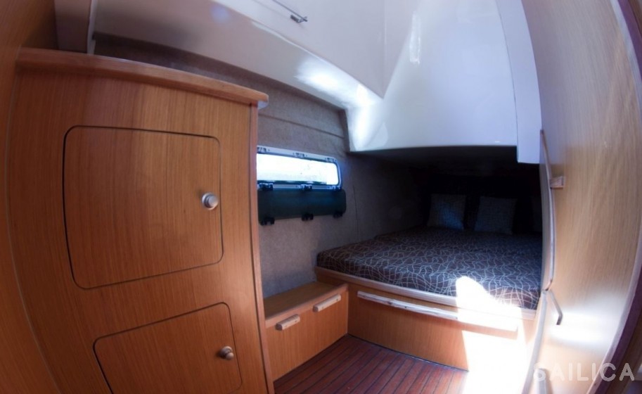 River Cruiser 39 - Yacht Charter Sailica
