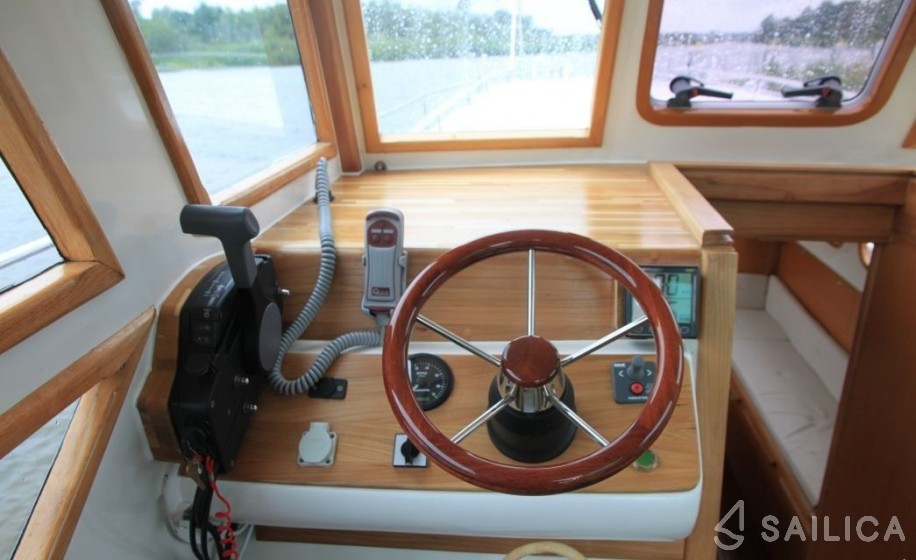 River Cruiser 39 - Yacht Charter Sailica