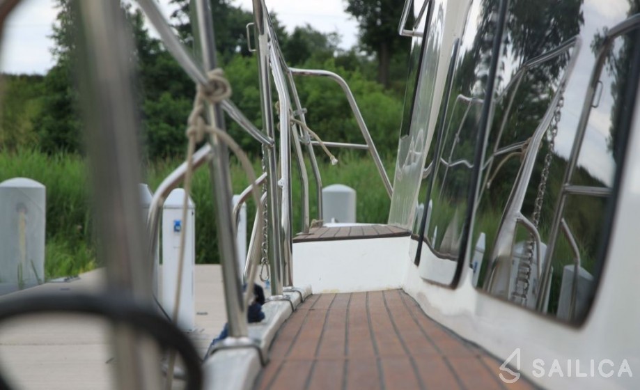 River Cruiser 39 - Yacht Charter Sailica