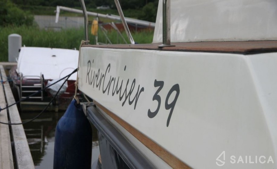 River Cruiser 39 - Yacht Charter Sailica