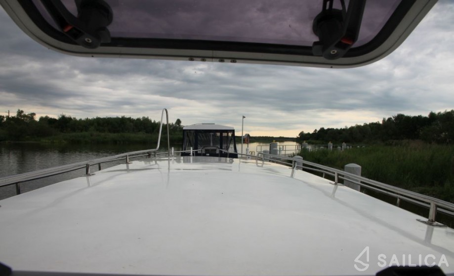 River Cruiser 39 - Yacht Charter Sailica