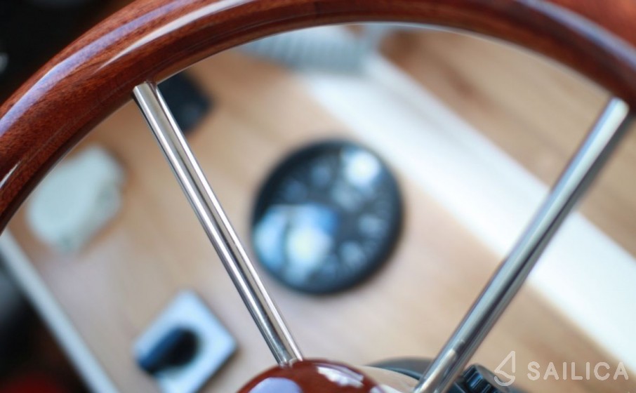 River Cruiser 39 - Yacht Charter Sailica