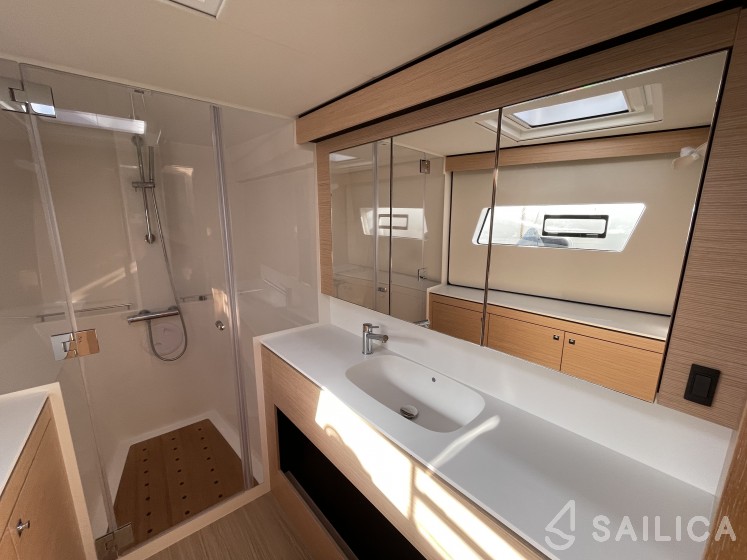 Nautitech 44 - Yacht Charter Sailica
