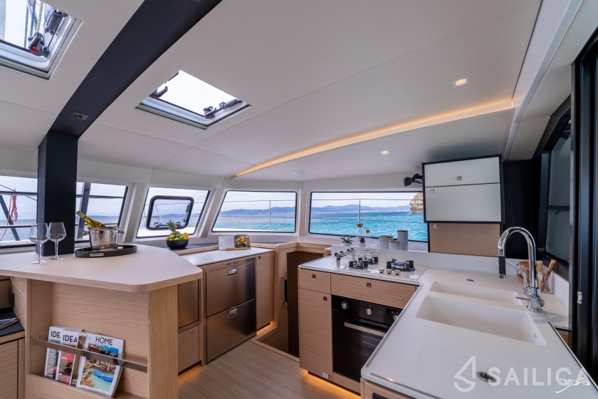 Nautitech 44 - Yacht Charter Sailica