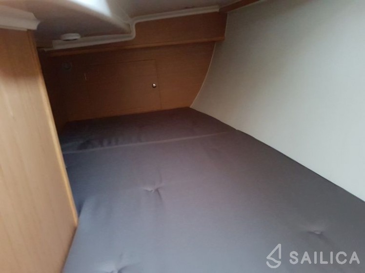 Shine 30 - Yacht Charter Sailica