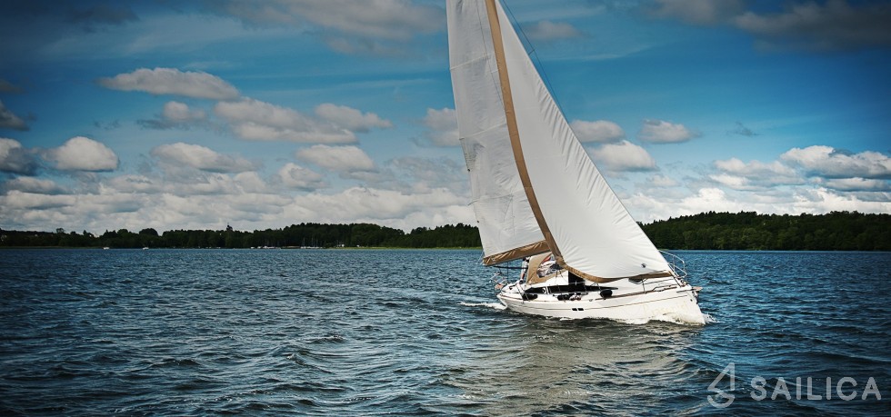 Shine 30 - Yacht Charter Sailica