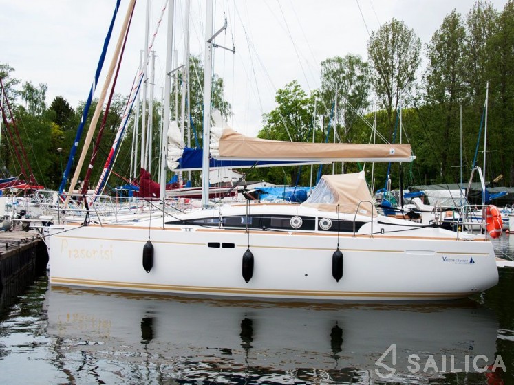 Shine 30 - Yacht Charter Sailica