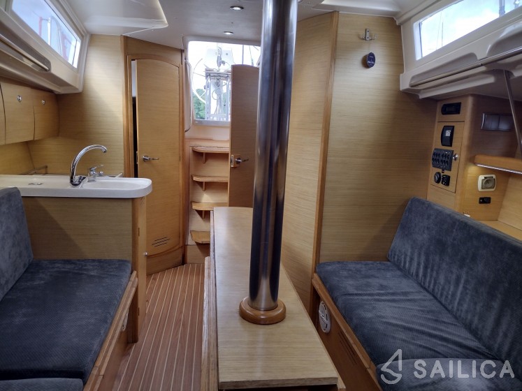 Shine 30 - Yacht Charter Sailica