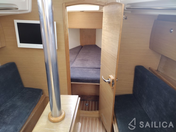 Shine 30 - Yacht Charter Sailica