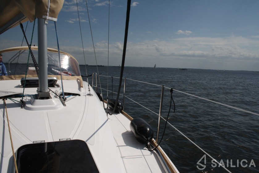 Shine 30 - Yacht Charter Sailica