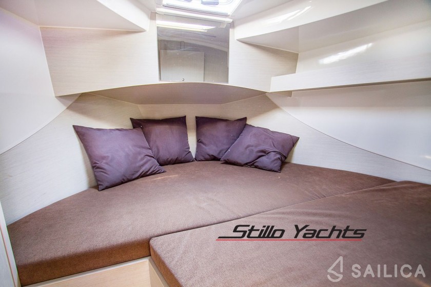 Stillo 30 - Yacht Charter Sailica