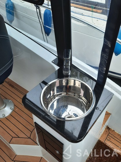 Stillo 30 - Yacht Charter Sailica