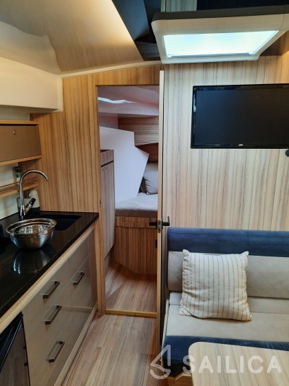 Stillo 30 - Yacht Charter Sailica