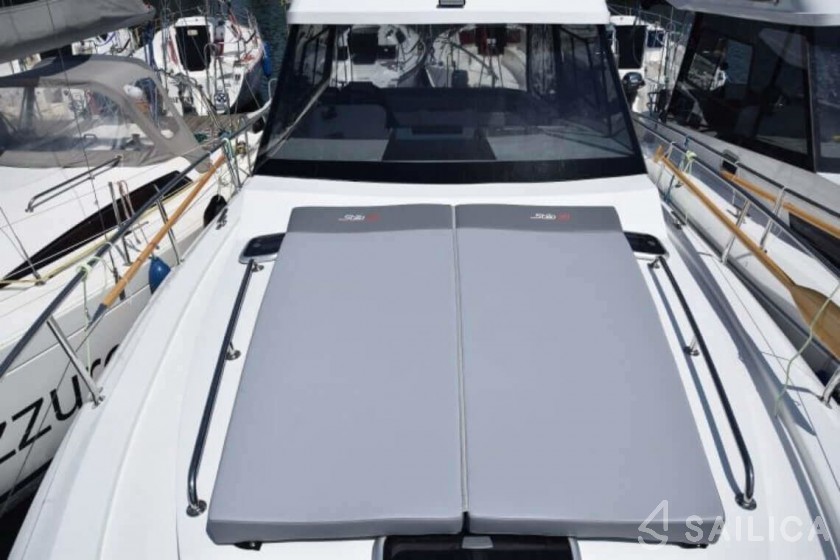 Stillo 30 - Yacht Charter Sailica