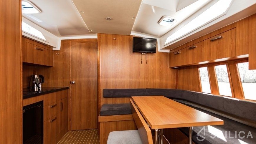 Stillo 30 - Yacht Charter Sailica