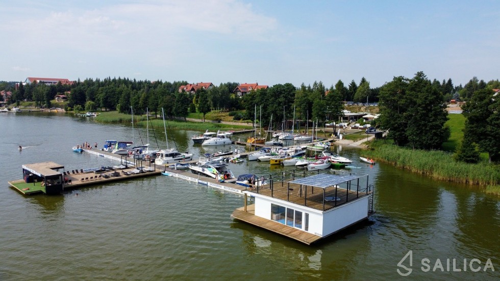 Sun Camper 35 Flybridge - Yacht Charter Sailica