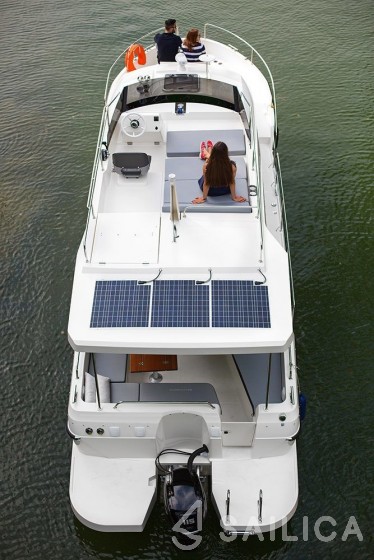 Sun Camper 35 Flybridge - Yacht Charter Sailica