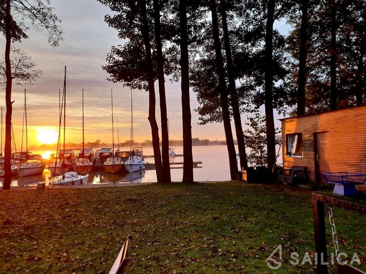 Sun Camper 35 Flybridge - Yacht Charter Sailica