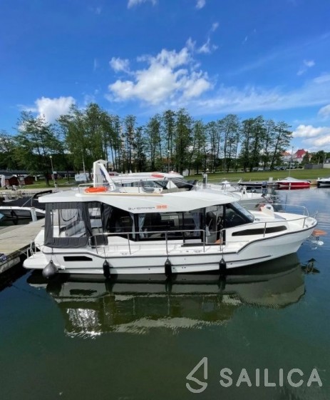 Sun Camper 35 Flybridge - Yacht Charter Sailica