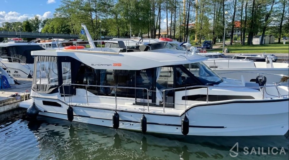 Sun Camper 35 Flybridge - Yacht Charter Sailica