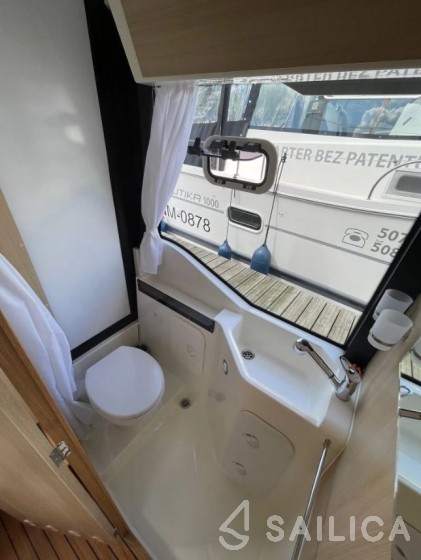 Sun Camper 35 Flybridge - Yacht Charter Sailica