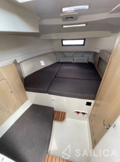 Sun Camper 35 Flybridge - Yacht Charter Sailica