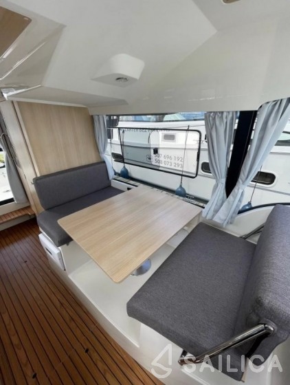 Sun Camper 35 Flybridge - Yacht Charter Sailica
