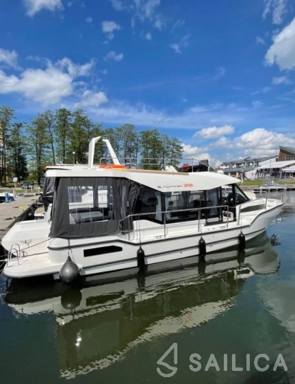 Sun Camper 35 Flybridge - Yacht Charter Sailica