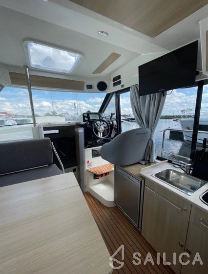 Sun Camper 35 Flybridge - Yacht Charter Sailica