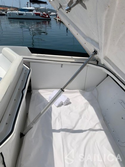 Sacs Strider 11 - Yacht Charter Sailica