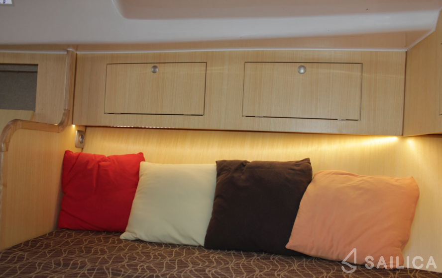 Weekend 820 - Yacht Charter Sailica