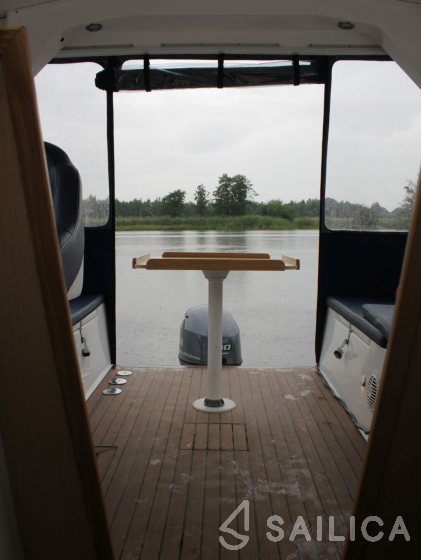 Weekend 820 - Yacht Charter Sailica