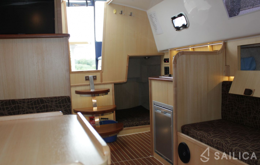 Weekend 820 - Yacht Charter Sailica