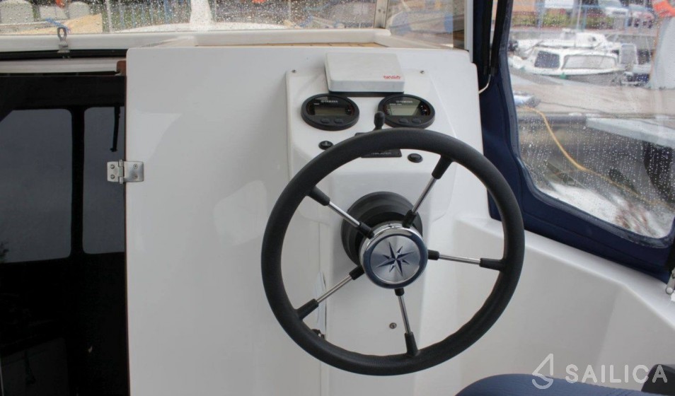 Weekend 820 - Yacht Charter Sailica