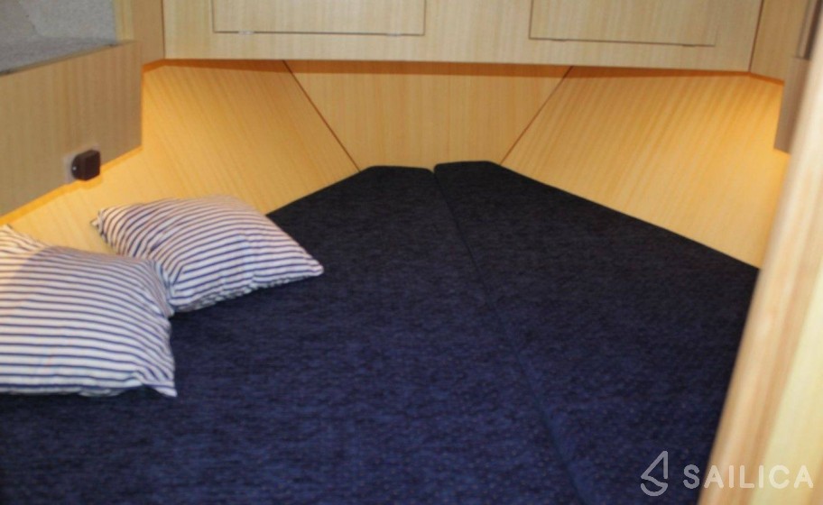 Weekend 820 - Yacht Charter Sailica