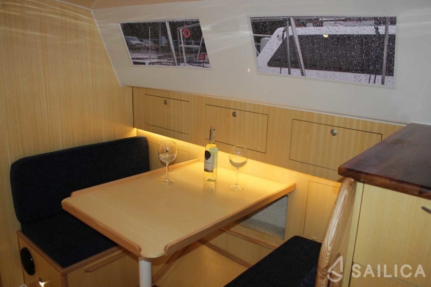 Weekend 820 - Yacht Charter Sailica