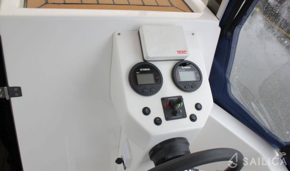 Weekend 820 - Yacht Charter Sailica