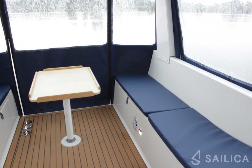 Weekend 820 - Yacht Charter Sailica