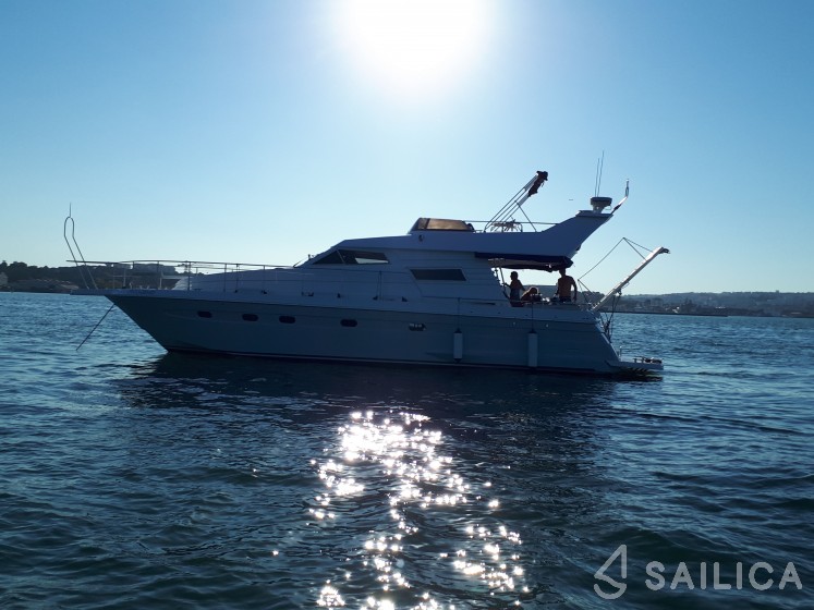 Astondoa 50 - Yacht Charter Sailica