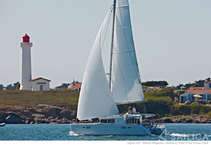 Lagoon 450  Flybridge - Yacht Charter Sailica