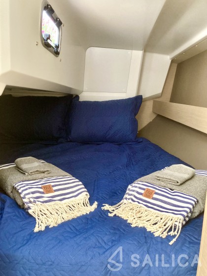 Oceanis 30.1 - Yacht Charter Sailica