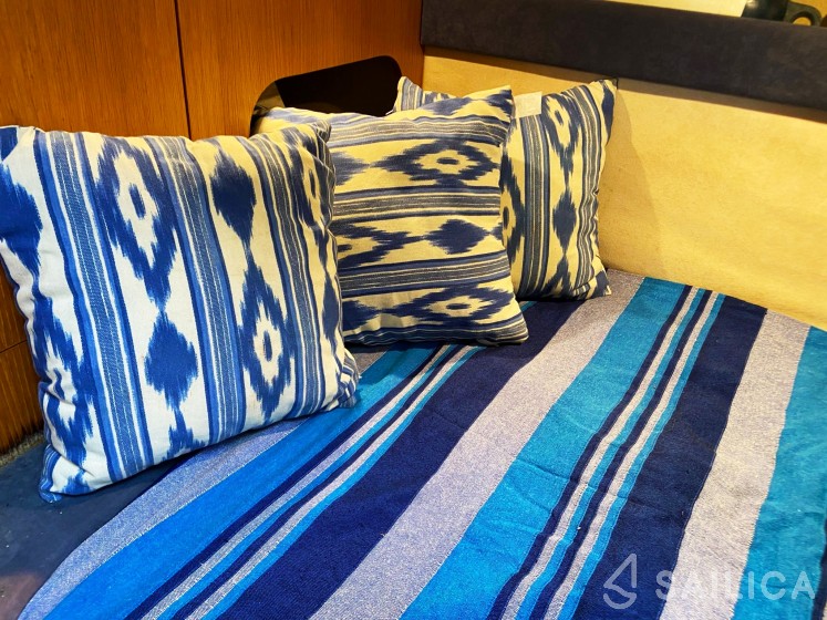 Rio 850 Day Cruiser - Yacht Charter Sailica