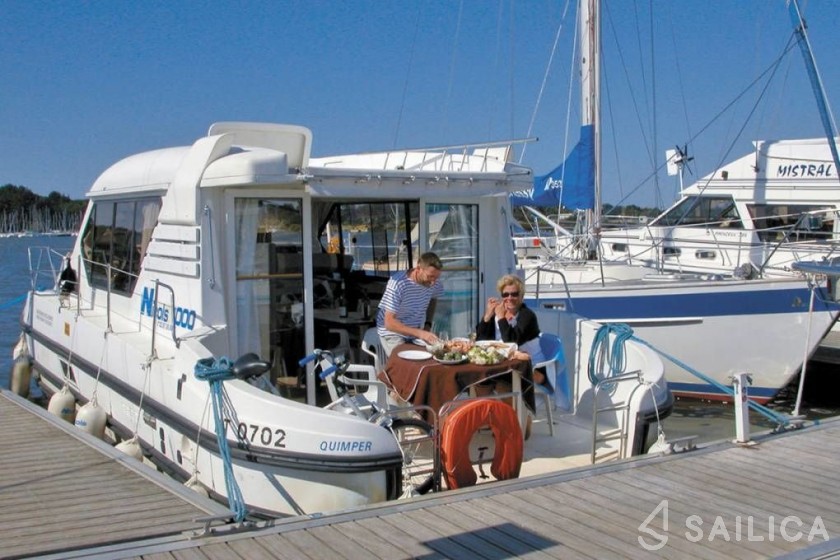 Nicols Sedan 1000 - Yacht Charter Sailica