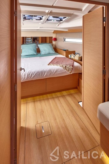 Sun Odyssey 440 - Yacht Charter Sailica