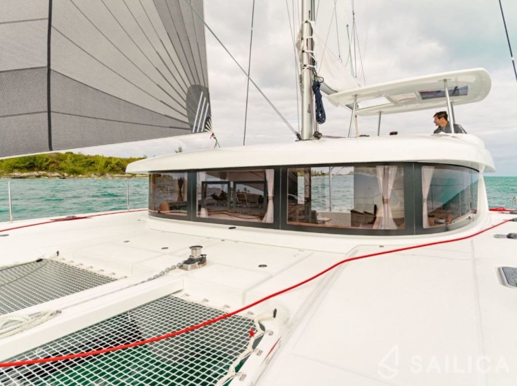 Lagoon 42 - Yacht Charter Sailica